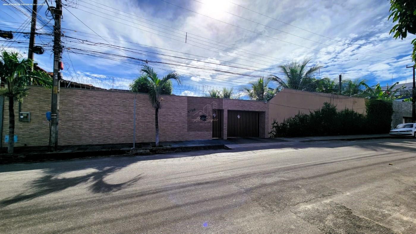 Casa para Venda na cidade de Fortaleza no bairro Sapiranga